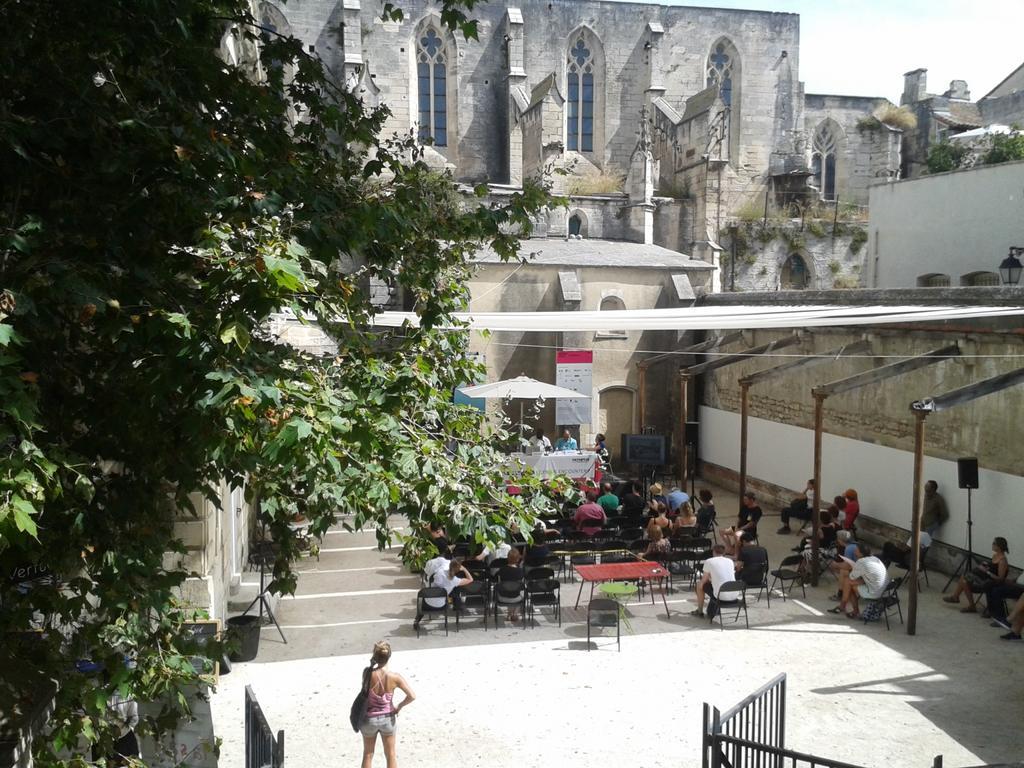 Arles Forum - Les Penitents Bleus Eksteriør bilde